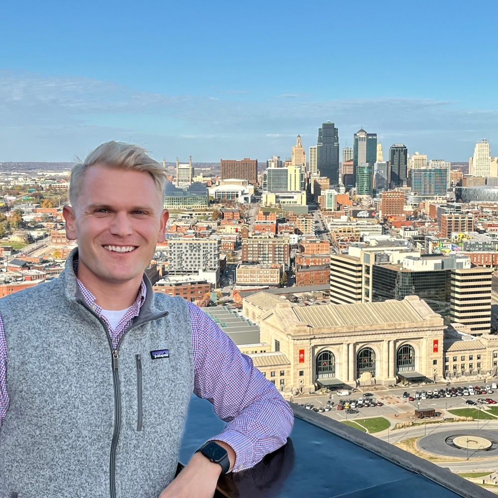 Meet your Posher, Chase e.